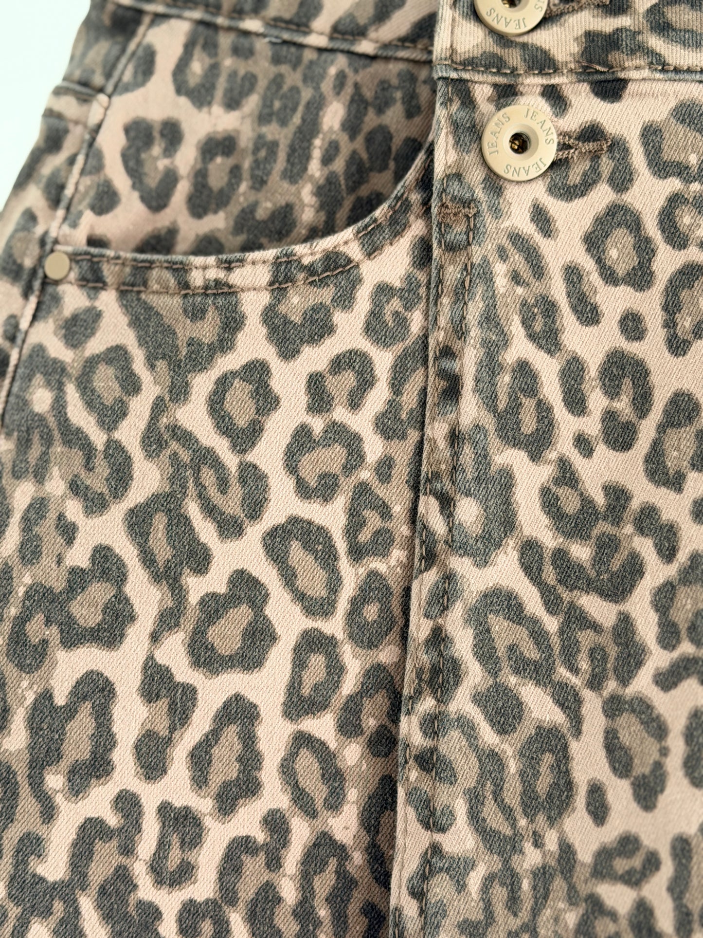 Damen Shorts Jeans- BEST SELLER LEOPARD SKORT
